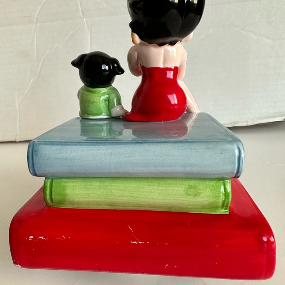 Betty Boop & Bimbo porcelain music box Motion SINGING ON TOP OF BOOKS WORKS NICE - Picture 5 of 11